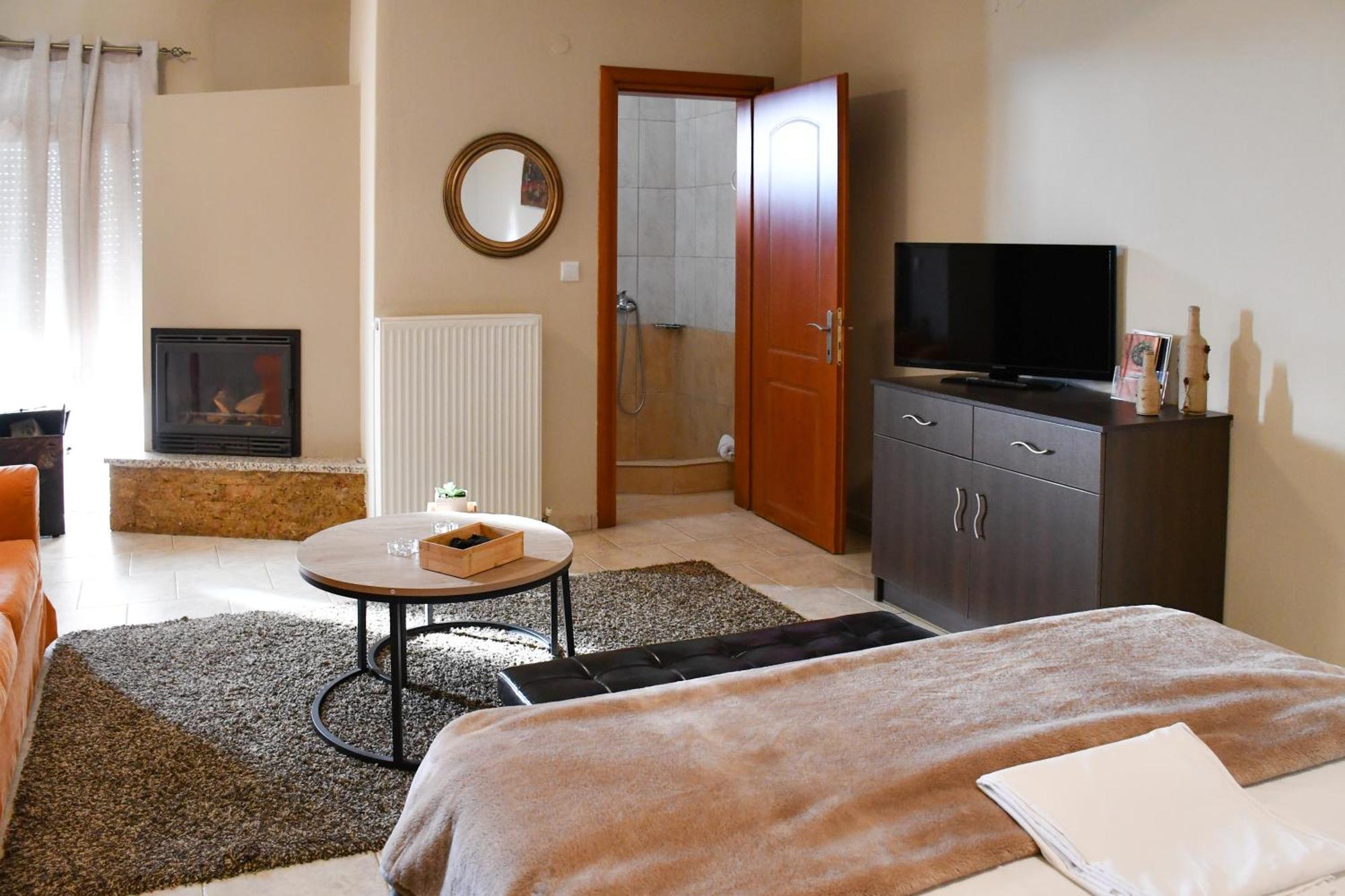Toula Rooms Angistron Exterior photo
