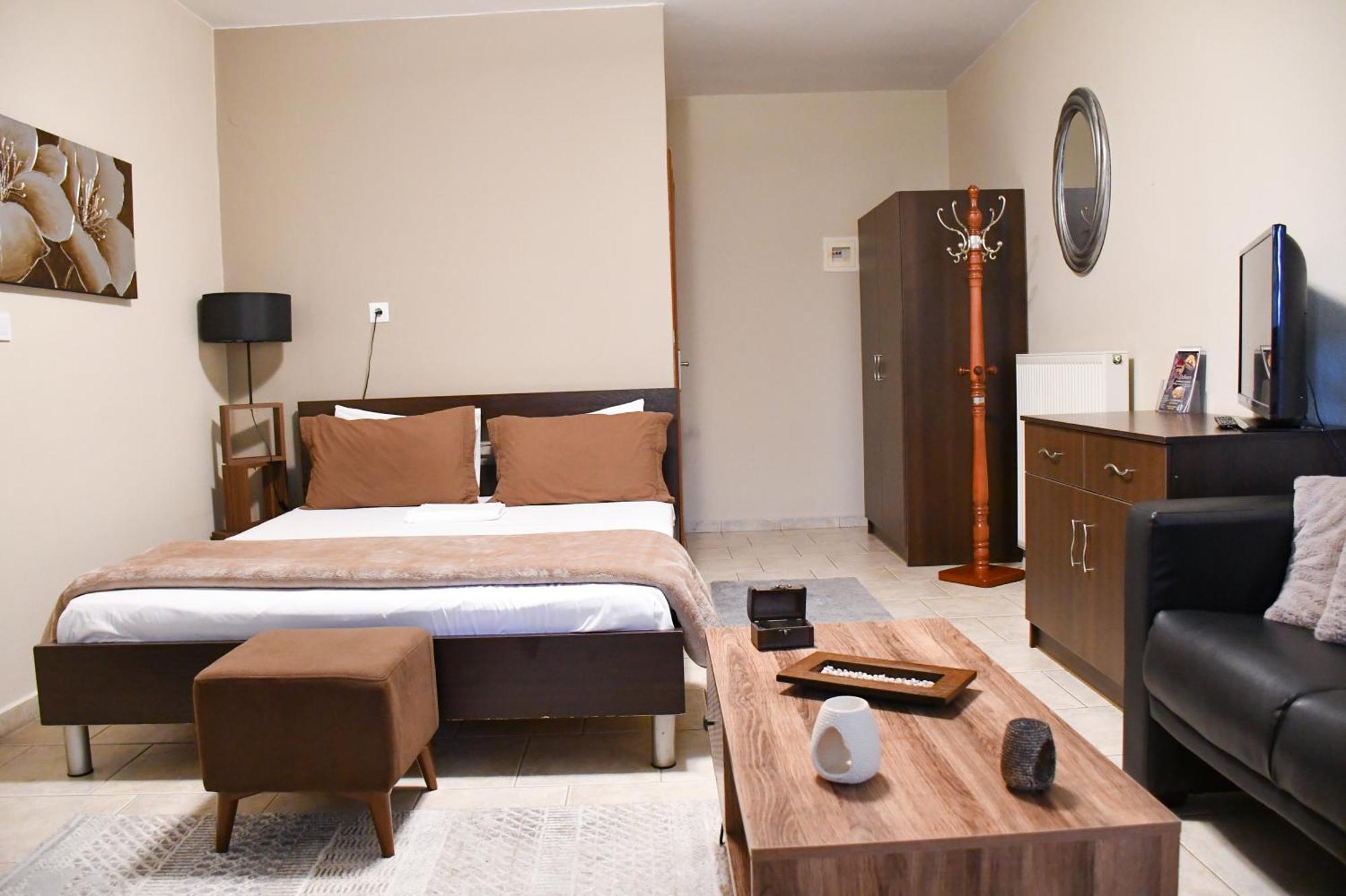 Toula Rooms Angistron Exterior photo