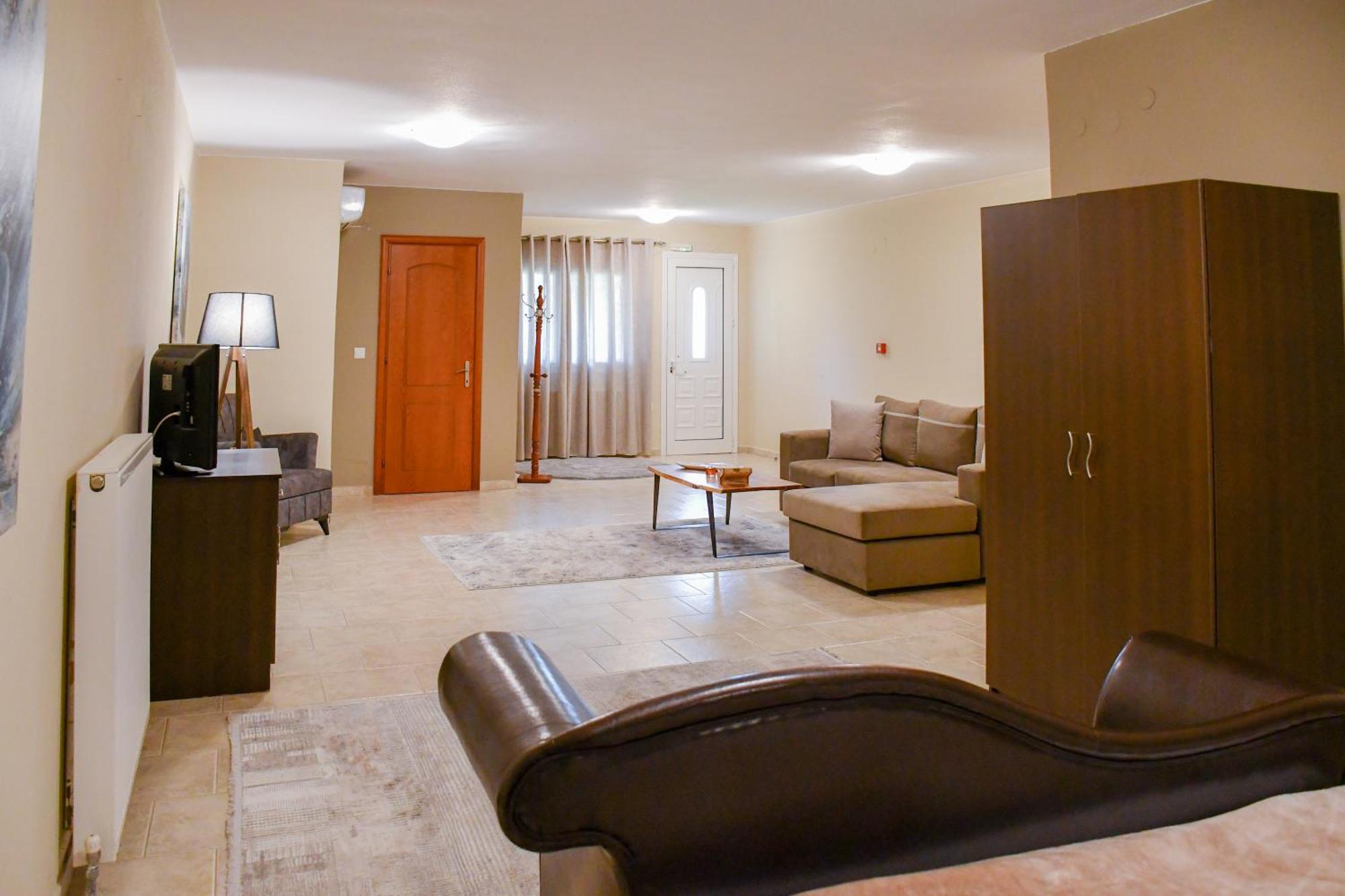 Toula Rooms Angistron Exterior photo